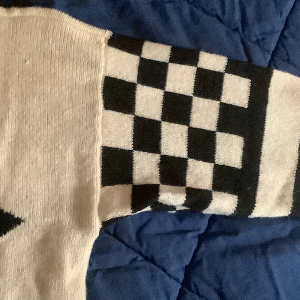 Geometric Patterned World Flag Colored Sweater - image 5